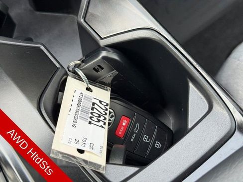 Used 2025 Toyota Camry LE w/ Convenience Package image 30