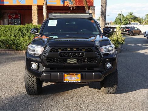 Used 2021 Toyota Tacoma TRD Off-Road image 3
