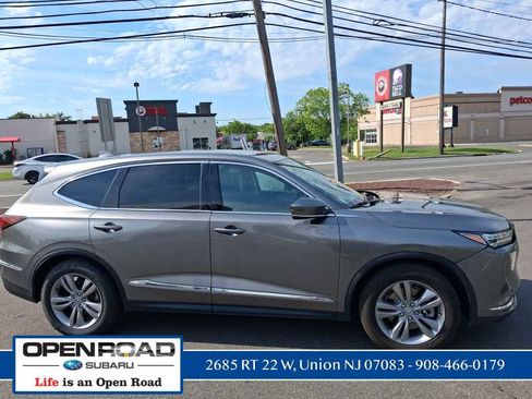 Used 2023 Acura MDX SH-AWD image 5