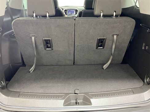 Certified 2023 GMC Acadia SLE w/ Driver Convenience Package image 23