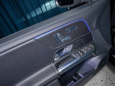 Certified 2025 Mercedes-Benz GLB 250 image 11