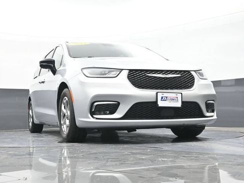 Used 2024 Chrysler Pacifica Limited FWD image 50