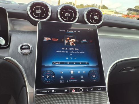 Used 2024 Mercedes-Benz GLC 300 4MATIC image 25