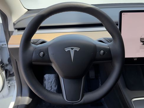 Used 2023 Tesla Model 3 Standard Range RWD image 36
