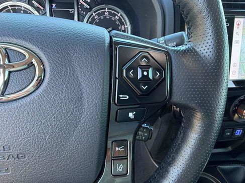 Used 2024 Toyota 4Runner TRD Off-Road Premium AWD/4WD image 28