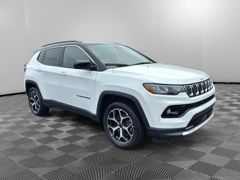 Used 2025 Jeep Compass Limited AWD/4WD image 2