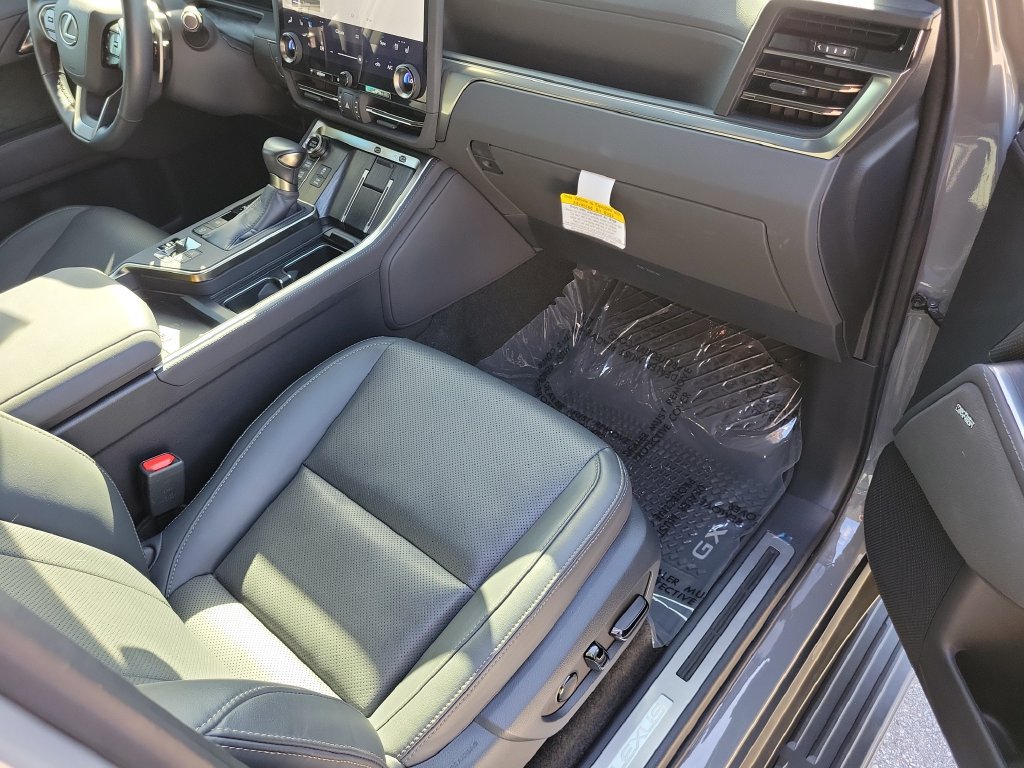 Used 2024 Lexus GX 550 AWD/4WD image 19