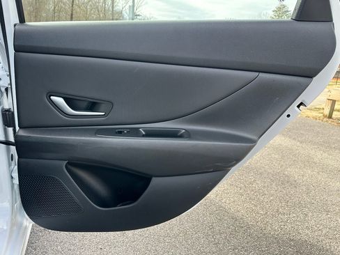 Used 2022 Hyundai Elantra SEL w/ Convenience + Premium Package image 27