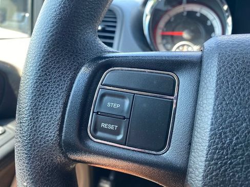 Used 2016 Dodge Grand Caravan SXT FWD image 30