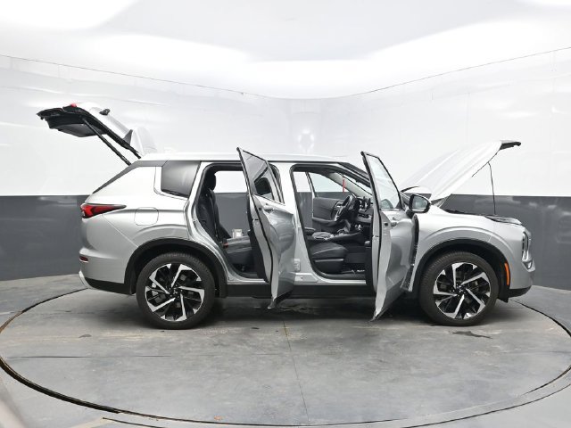 Used 2024 Mitsubishi Outlander SE AWD/4WD image 52