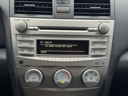 Used 2011 Toyota Camry SE image 18