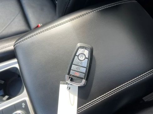 Used 2022 Ford Explorer Limited w/ Class IV Trailer Tow Package image 39