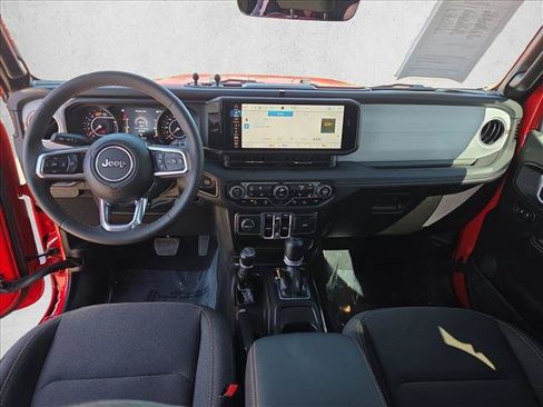 Used 2024 Jeep Wrangler Unlimited Sahara w/ Technology Group AWD/4WD image 18