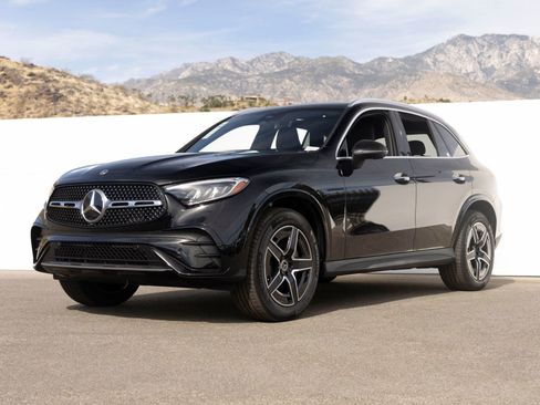Used 2026 Mercedes-Benz GLC 300 image 1