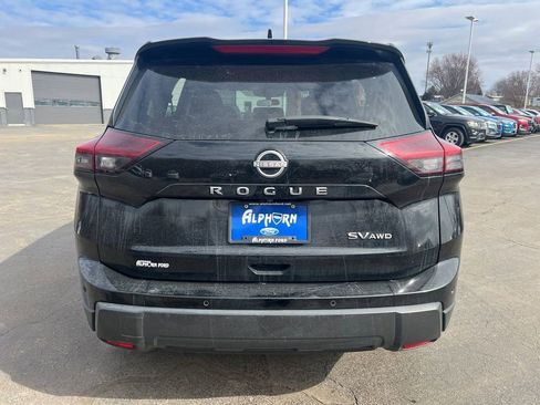 Used 2024 Nissan Rogue SV AWD/4WD image 34