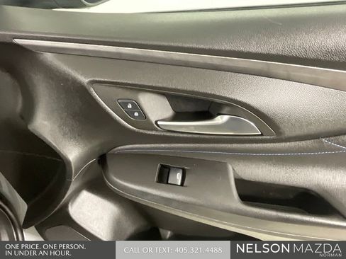Used 2024 Buick Envista Sport Touring w/ Convenience I Package FWD image 21