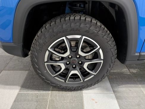 Used 2025 Jeep Compass Trailhawk AWD/4WD image 7
