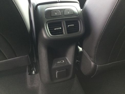 Used 2023 Buick Envision Avenir image 12