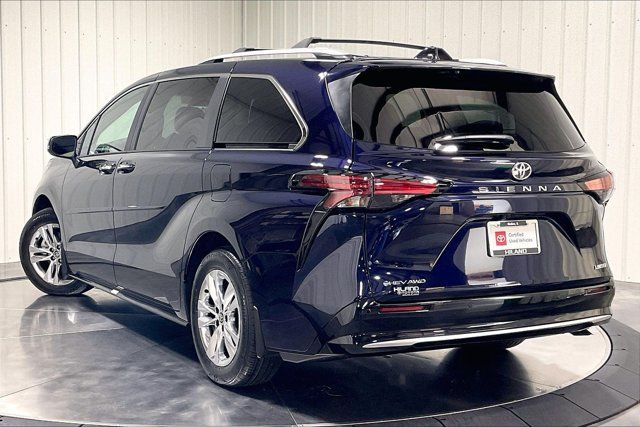 Used 2026 Toyota Sienna Limited AWD/4WD image 13