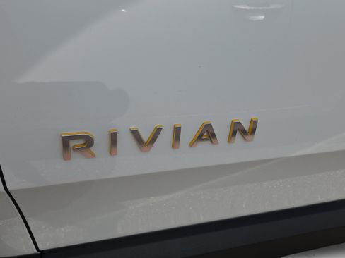 Used 2023 Rivian R1T Adventure AWD/4WD image 7