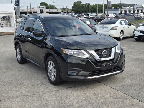 Used 2018 Nissan Rogue SV FWD image 1