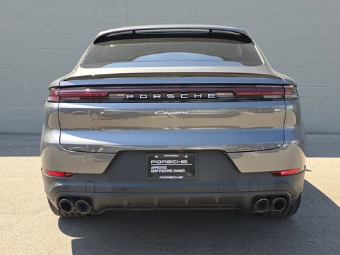 Certified 2025 Porsche Cayenne Coupe image 9