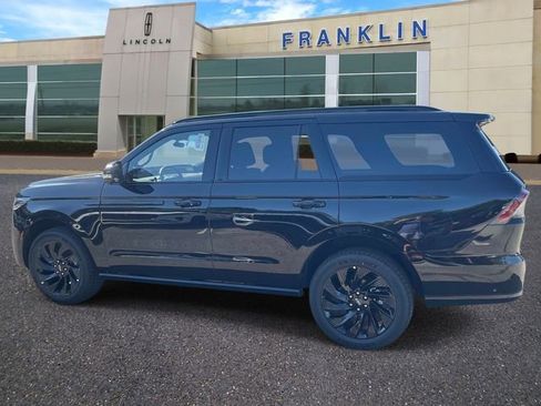 New 2025 Lincoln Navigator Reserve w/ Jet Appearance Package AWD/4WD image 4
