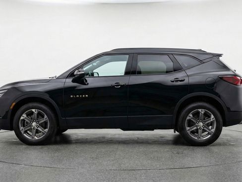 Used 2025 Chevrolet Blazer LT FWD image 5