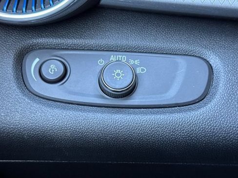 Used 2024 Chevrolet Trax LT FWD image 42