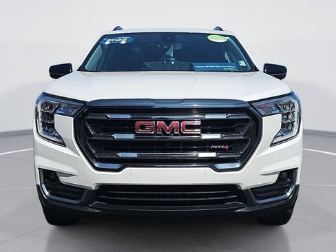 Certified 2022 GMC Terrain AT4 w/ Infotainment Package II AWD/4WD image 10