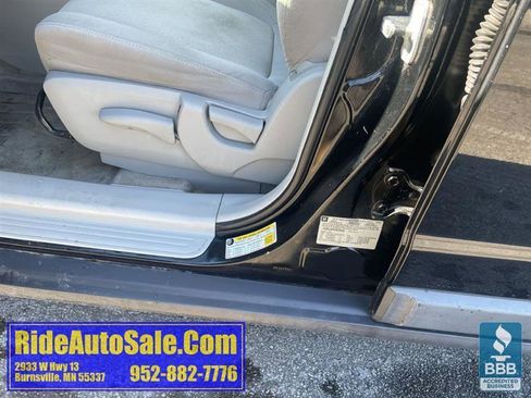 Used 2008 Saturn Vue XE image 23