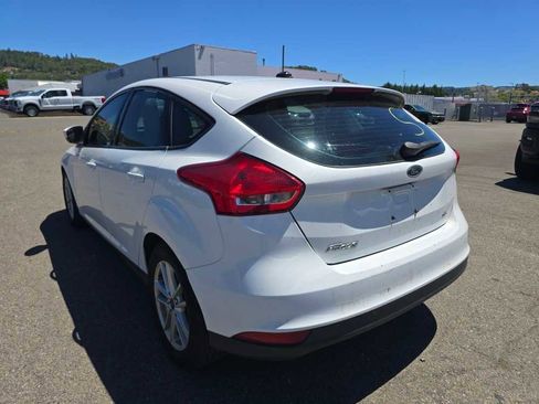 Used 2018 Ford Focus SE FWD image 16