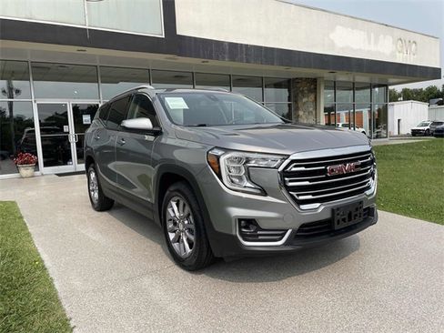 Used 2024 GMC Terrain SLT image 1