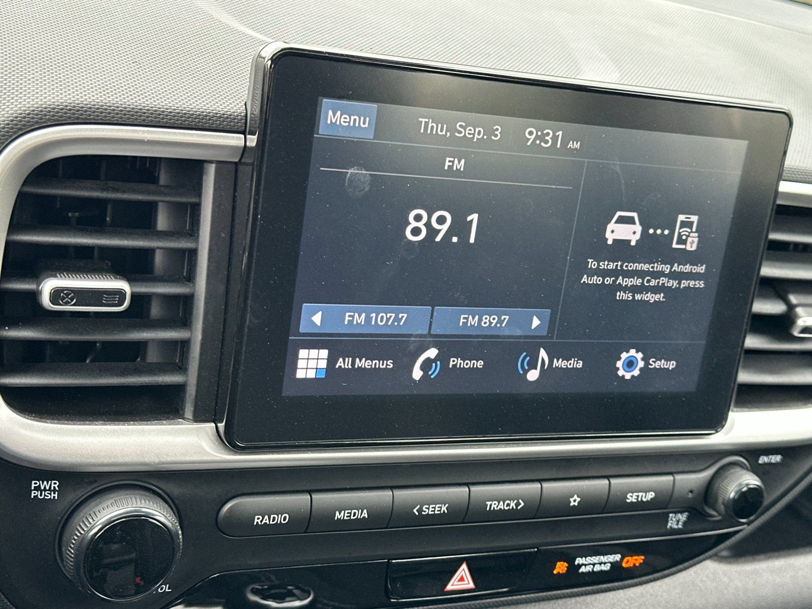 Used 2025 Hyundai Venue SEL FWD image 18