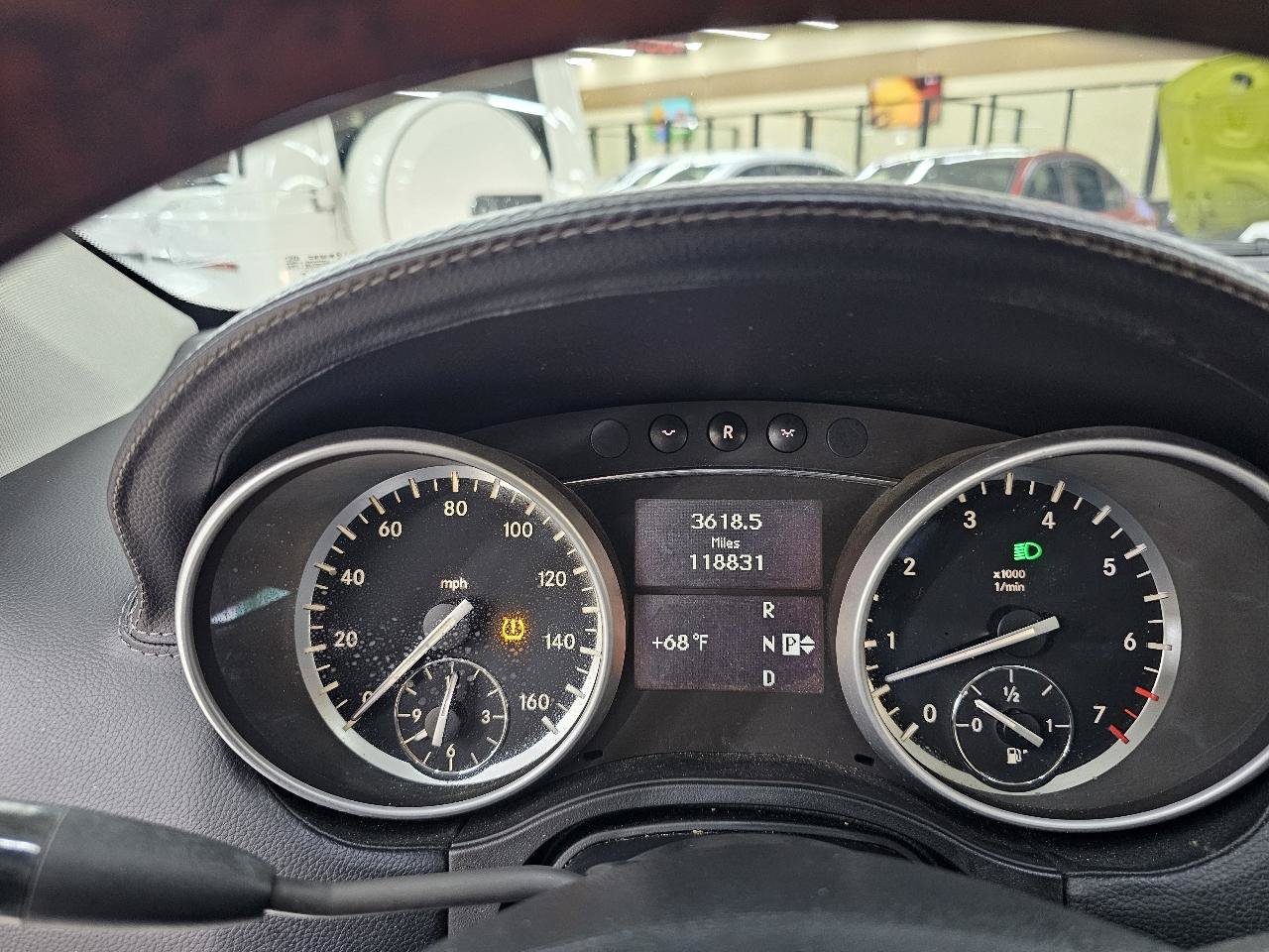Used 2011 Mercedes-Benz GL 450 4MATIC image 33