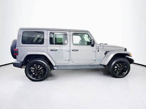 Used 2023 Jeep Wrangler Unlimited Sahara w/ Cold Weather Group AWD/4WD image 10