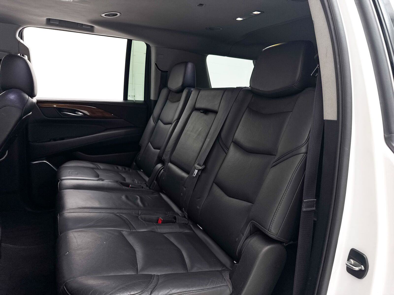 Used 2017 Cadillac Escalade ESV Luxury AWD/4WD image 26
