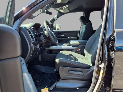 New 2026 RAM 1500 Express AWD/4WD image 19