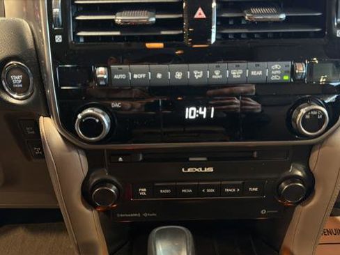 Certified 2023 Lexus GX 460 Premium w/ Premium Package image 27