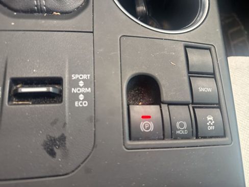 Used 2023 Toyota Highlander XSE image 19