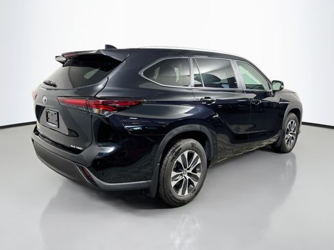 Used 2026 Toyota Highlander XLE AWD/4WD image 4
