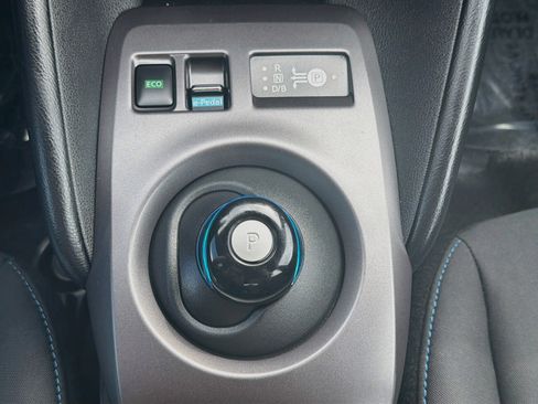 Used 2025 Nissan Leaf S FWD image 24