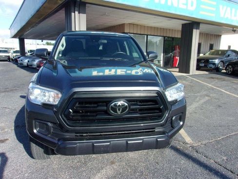 Used 2022 Toyota Tacoma SR w/ SR Convenience Package RWD image 3