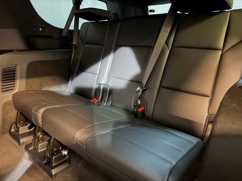 Used 2025 Cadillac Escalade ESV Luxury RWD image 47