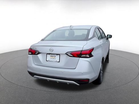 Used 2025 Nissan Versa SV image 6