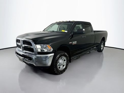 Used 2016 RAM 2500 Tradesman w/ Chrome Appearance Group AWD/4WD image 3