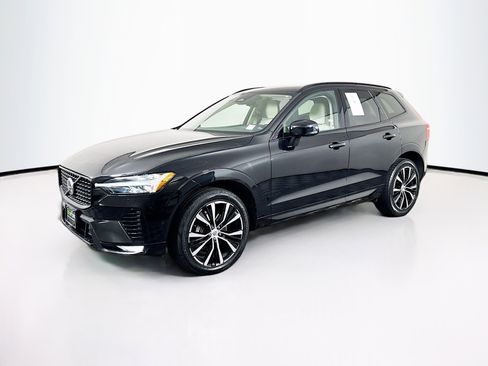 Used 2023 Volvo XC60 B5 Plus w/ Climate Package image 3