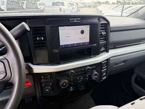 Used 2025 Ford F250 XLT AWD/4WD image 19