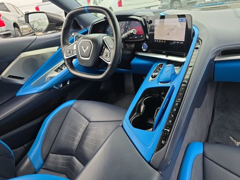 Used 2022 Chevrolet Corvette Stingray Premium Conv w/ Z51 Performance Package RWD image 14