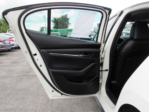 Used 2019 MAZDA MAZDA3 Sedan FWD image 28